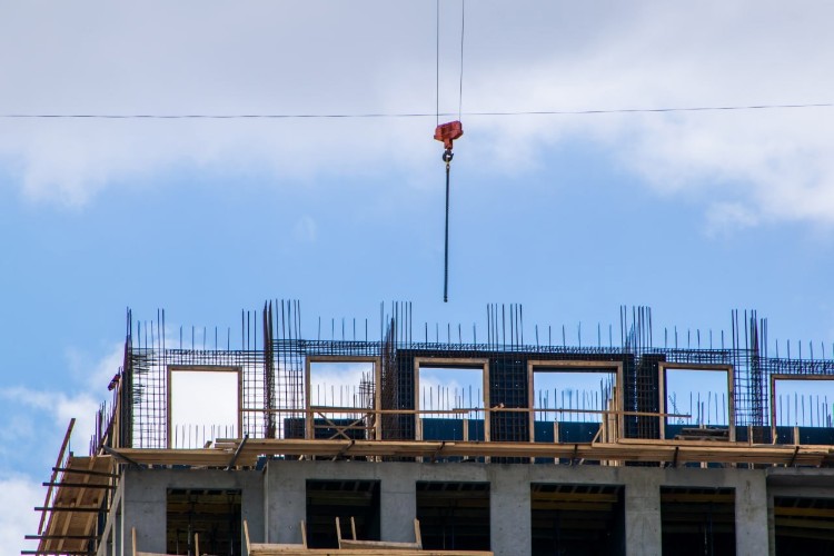 Иркутская область вошла в тройку лидеров СФО по расселению аварийного жилья