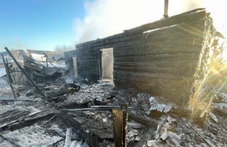 Пенсионер погиб при ночном пожаре в Жигаловском районе