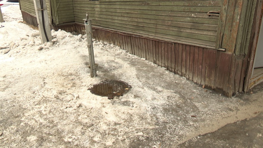 Уличные водоколонки создают немало трудностей жителям Иркутска