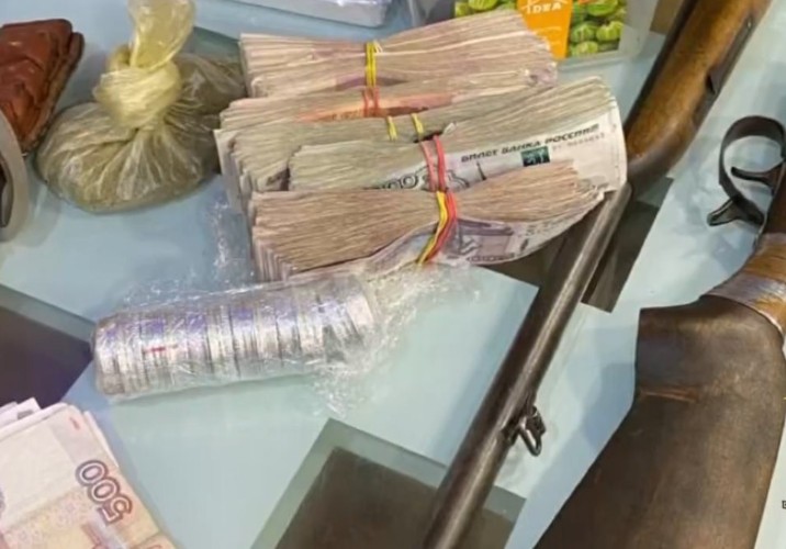 Этническая семейная пара из Новой Игирмы растила коноплю