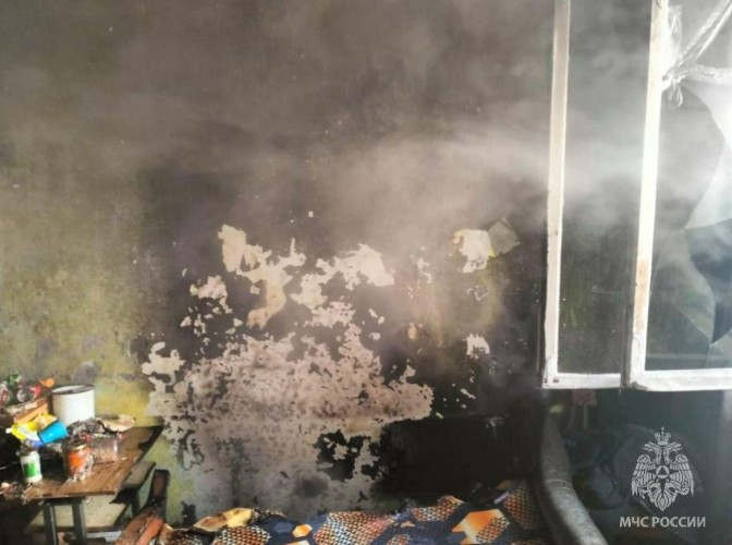 43-летний иркутянин погиб на пожаре в многоквартирном доме