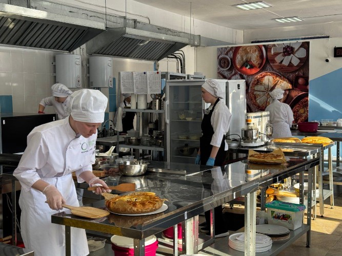 От осетинских пирогов до кинологии: студенты Иркутской области соревновались в мастерстве