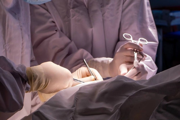 Редкую опухоль удалили младенцу иркутские хирурги