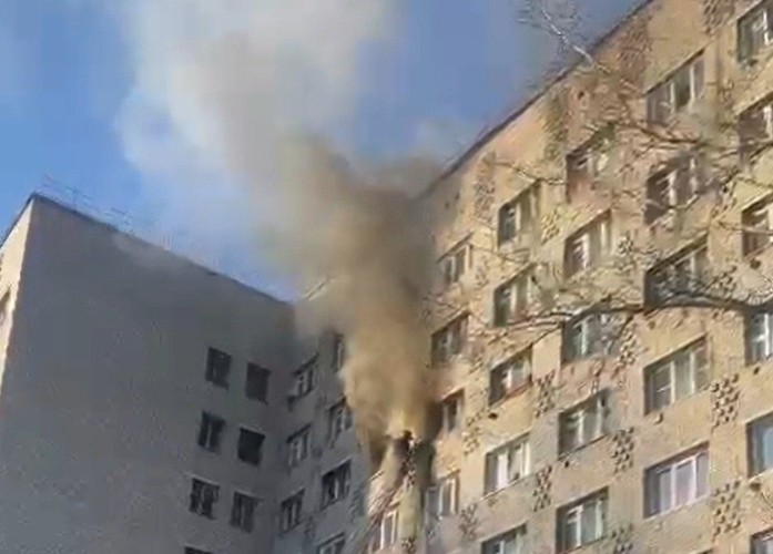 12 человек эвакуировали во время пожара в Усть-Илимске