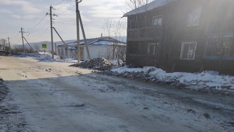 В Бодайбо после устранения наледи на дорогах появились новые препятствия