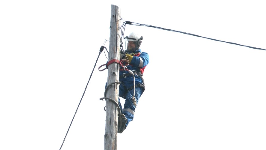 12 тысяч объектов планируют подключить к электросетям до конца года в Иркутской области