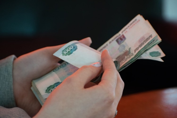 30 млн рублей за мнимое покушение выманила у знакомой жительница Иркутска