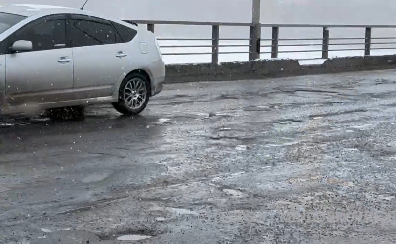 Асфальт слоем 8 см уложат на мосту через Падь Пурсей в Братске