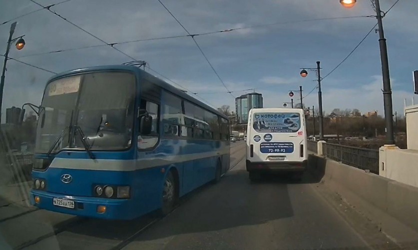 Обгонявший по встречке водитель автобуса привлечён к ответственности в Иркутске