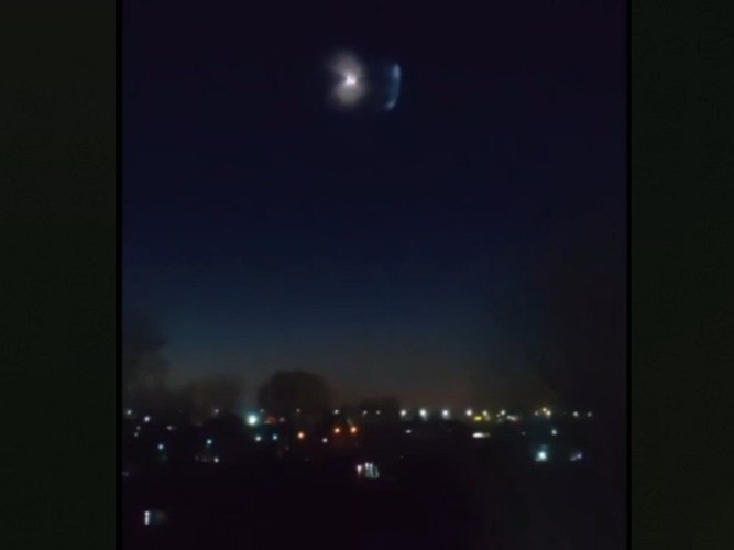 Меняющий форму светящийся объект наблюдали жители Приангарья в вечернем небе 20 апреля