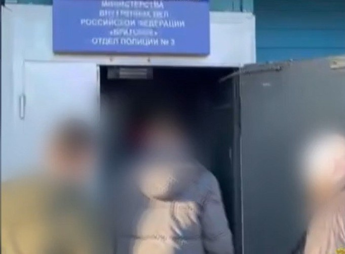 В Братске полиция выявила участников драки в подъезде