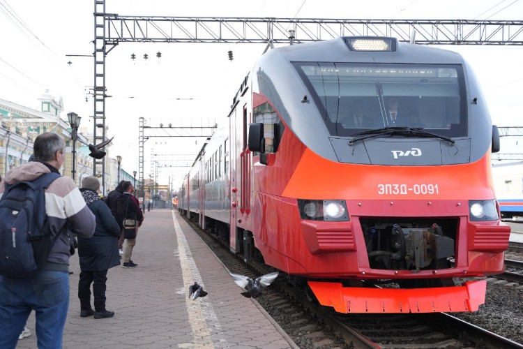 Бесплатно ездить в электричках будут неработающие пенсионеры Иркутской области