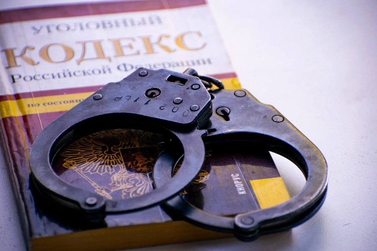 В Иркутске мужчина получил 2,5 года колонии за нападение на полицейских