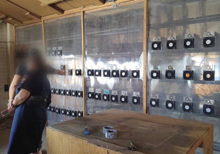 500 машинок для майнинга незаконно работали в посёлке под Иркутском