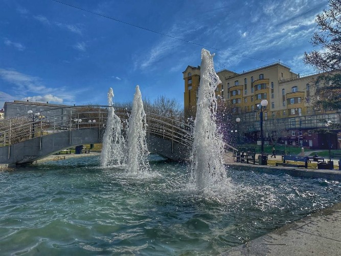 13 городских фонтанов заработали в Иркутске в первый день мая
