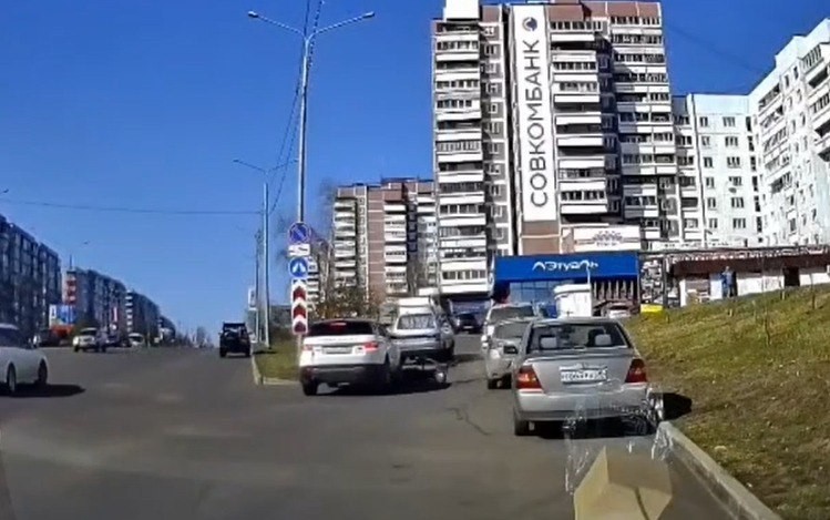 46-летний велосипедист погиб в ДТП с двумя автомобилями в Усть-Илимске