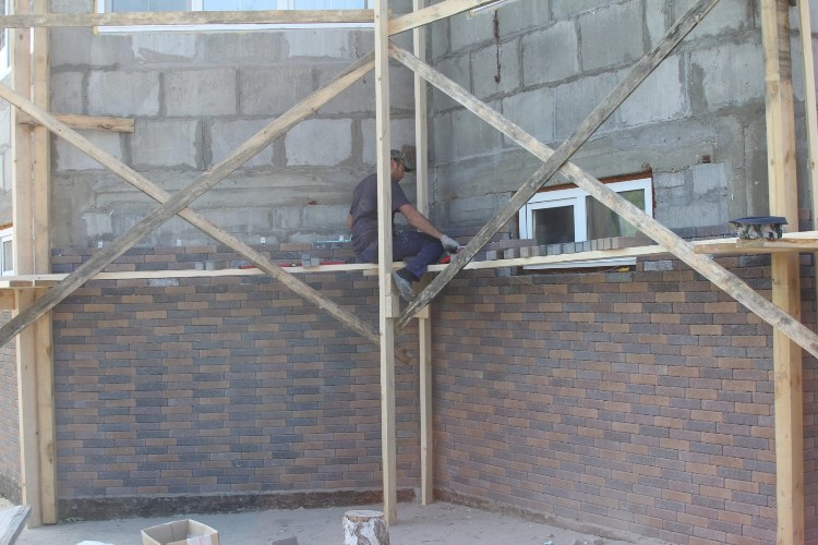 Дефицит специалистов на рынке труда в Иркутской области снижается