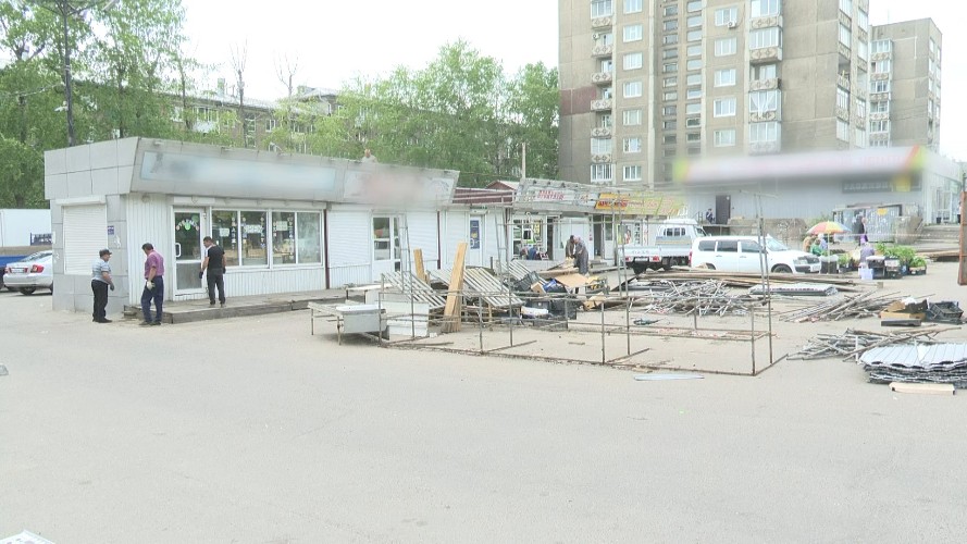 В иркутском микрорайоне Ново-Ленино сносят популярный уличный рынок