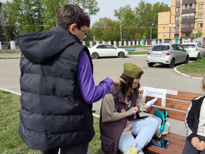 Волонтёры «Ростелекома» подарили праздник воспитанникам детского дома в Иркутске