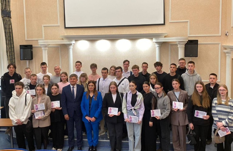 В Братском университете вручили сертификаты выпускникам бесплатных курсов подготовки к ЕГЭ
