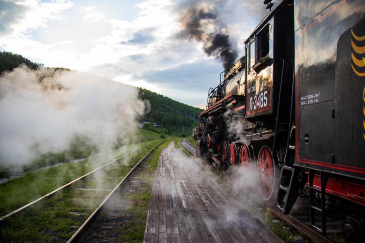 Паровозы-памятники отреставрировали на Кругобайкальской железной дороге