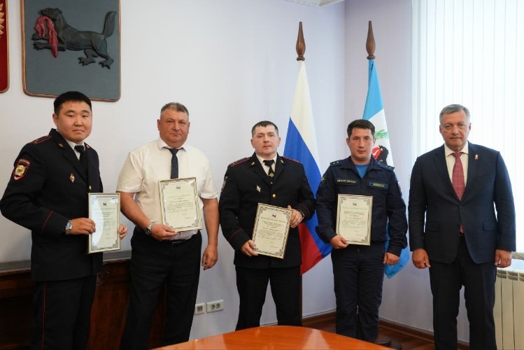 Губернатор Приангарья наградил героев, сбивавших дроны во время атаки на военный аэродром