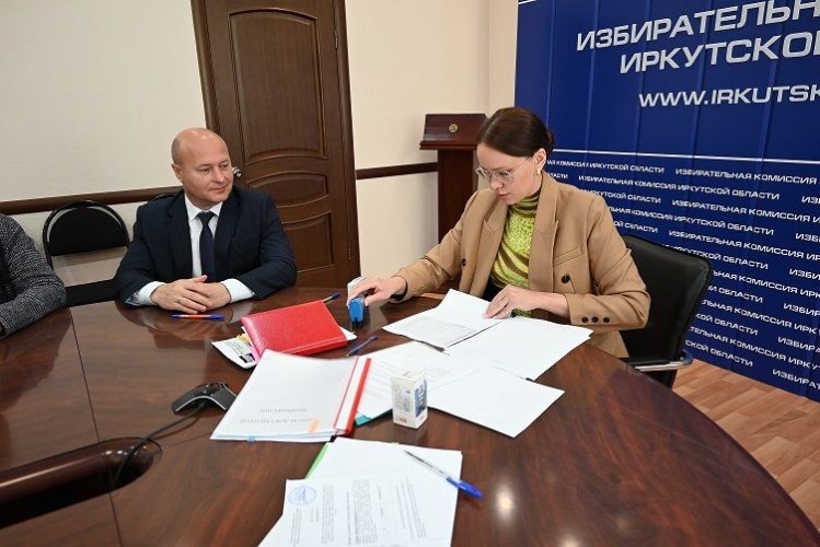 Четвёртый претендент на кресло губернатора Приангарья подал документы в Избирком