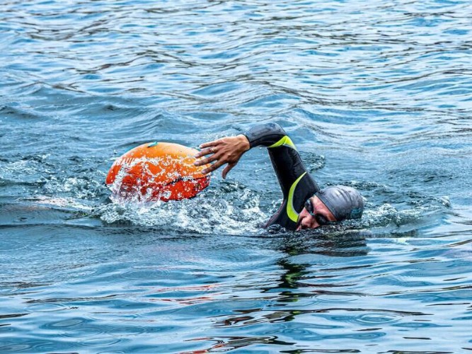 Тренер из Иркутска повторно попытается в одиночку переплыть Байкал