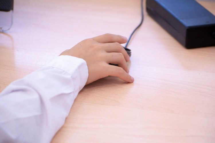 Жертвами аферистов в Иркутской области всё чаще становятся дети и молодёжь