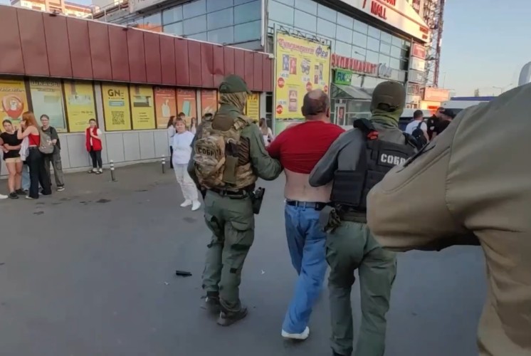 В Иркутске силовики за вечер проверили 260 иностранцев