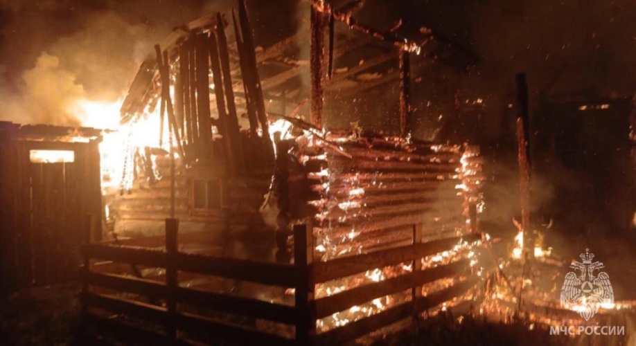 Мужчина погиб на пожаре собственного дома в Чунском районе