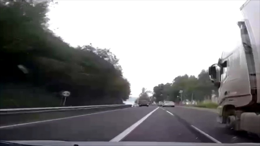 Дорожная разметка на трассе Иркутск-Байкальск создаёт аварийные ситуации