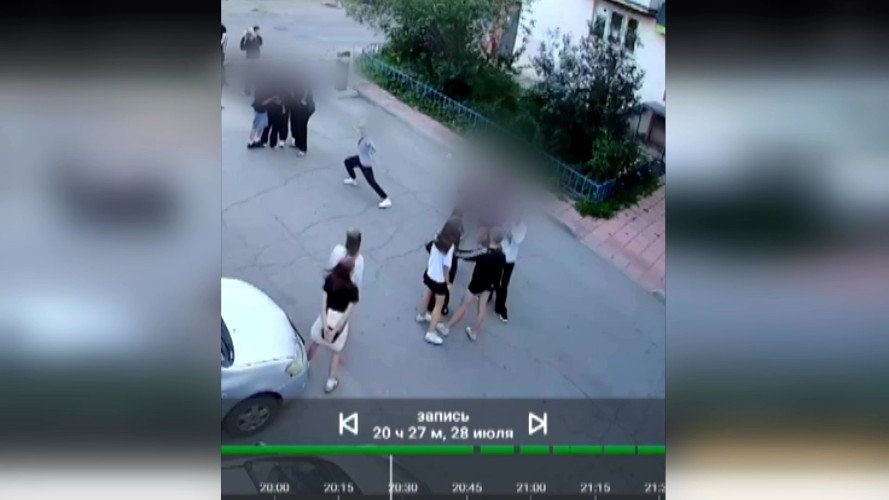 Две школьницы пострадали во время массовой драки в Иркутске