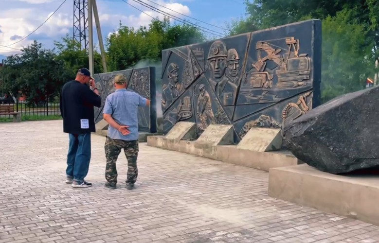 В Черемхове достраивают сквер Угольщиков