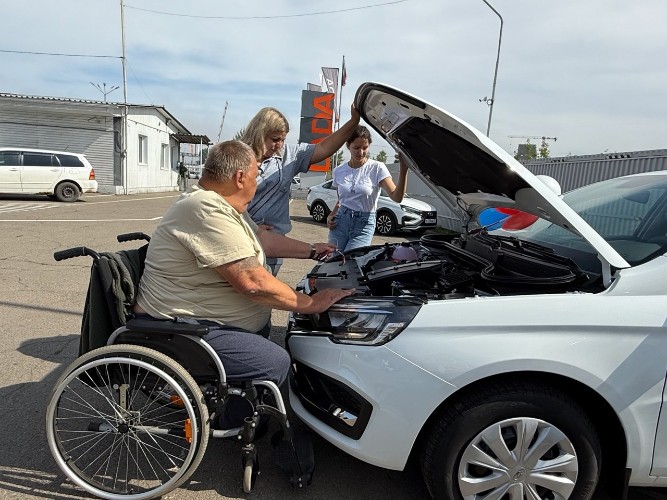 11 травмированных на производстве жителей Приангарья получили машины