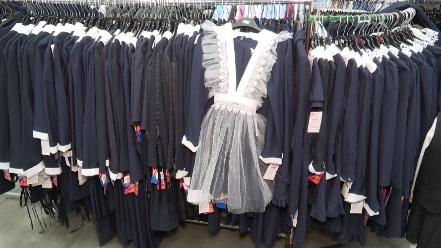 Минимум 10 тыс. рублей потратят иркутские семьи на школьную форму