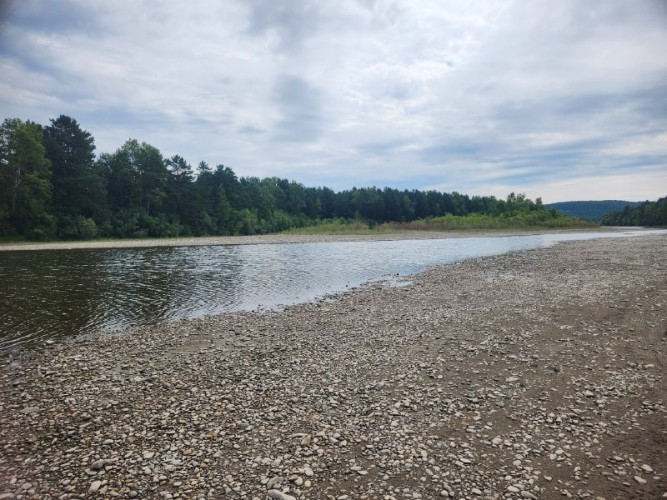 Жители Иркутского района требуют ускорить решение проблемы обмеления реки Иркут