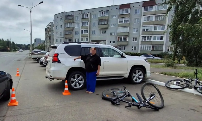 Подросток на велосипеде попал в ДТП с двумя автомобилями в Братске