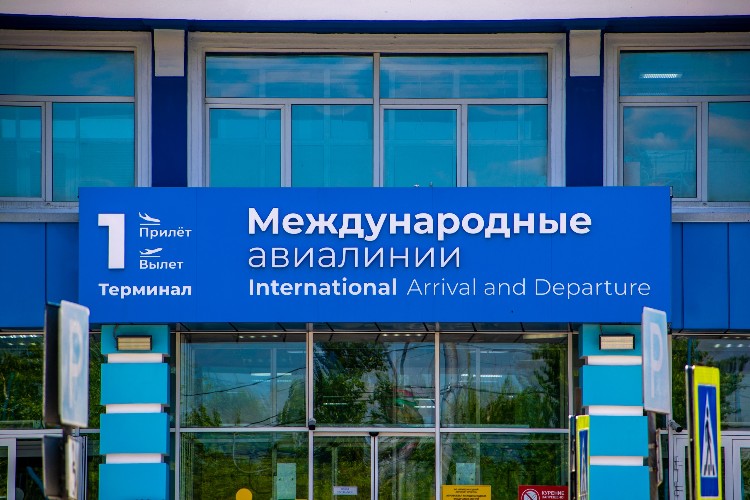 Иностранец задержан за попытку дать взятку в аэропорту Иркутска