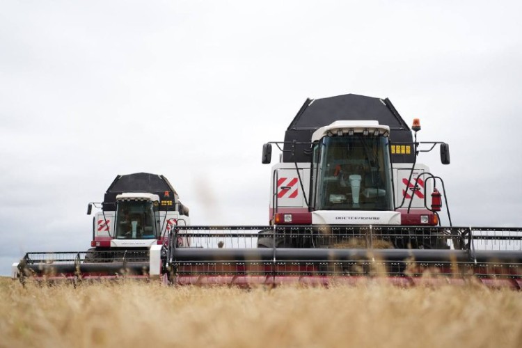 Уборка урожая стартовала в 10 районах Приангарья