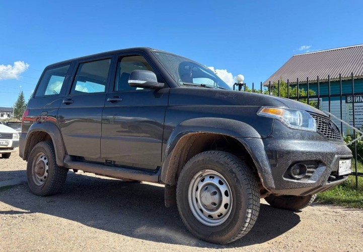 Земляки подарили автомобиль Герою России из Нукутского района