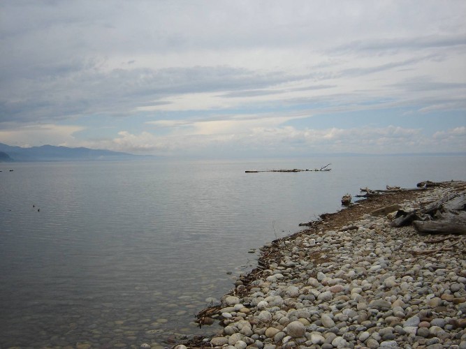 Тело пропавшего рыбака нашли на берегу Байкала