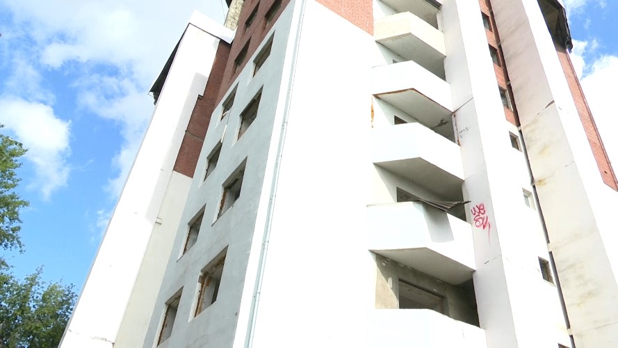 Из-за отсутствия финансирования в Иркутске не могут огородить опасные долгострои