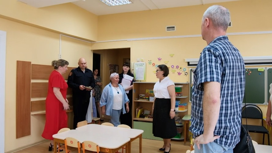 К приёмке школ и детсадов в Иркутске привлекли родителей