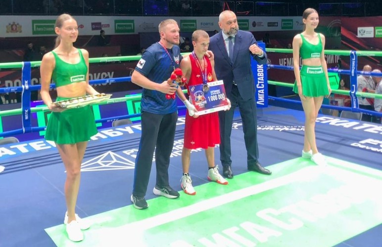 Иркутянин стал бронзовым призёром чемпионата России по боксу