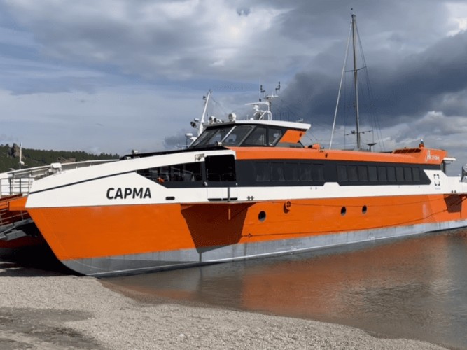 Первый скоростной катамаран запустили на Байкале