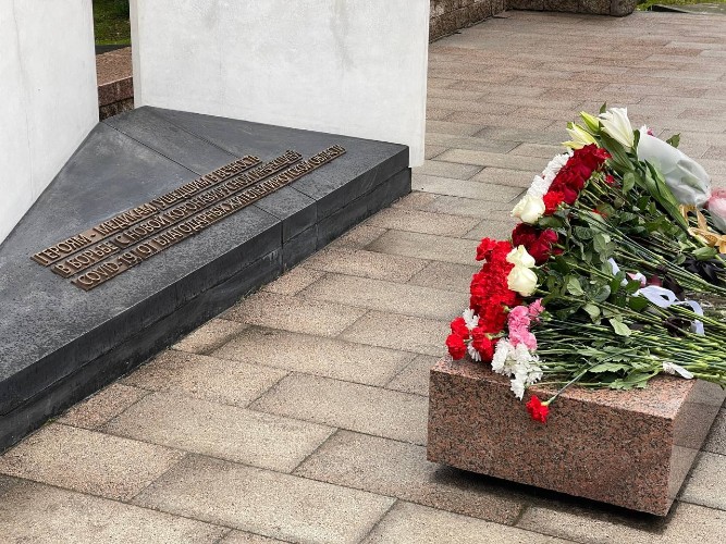 В Приангарье вспоминают медиков, погибших в пандемию COVID-19