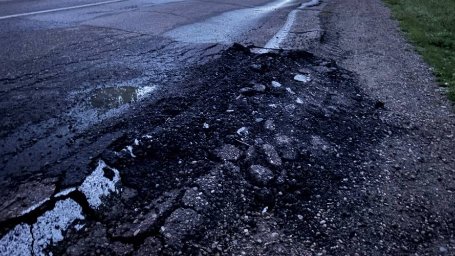 Жители Нукутского района боятся ездить по разбитому участку дороги между двух посёлков
