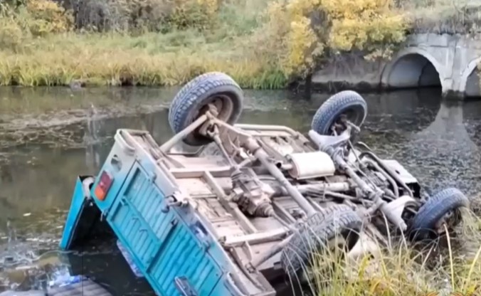 Водитель внедорожника погиб после падения в реку в Братском районе