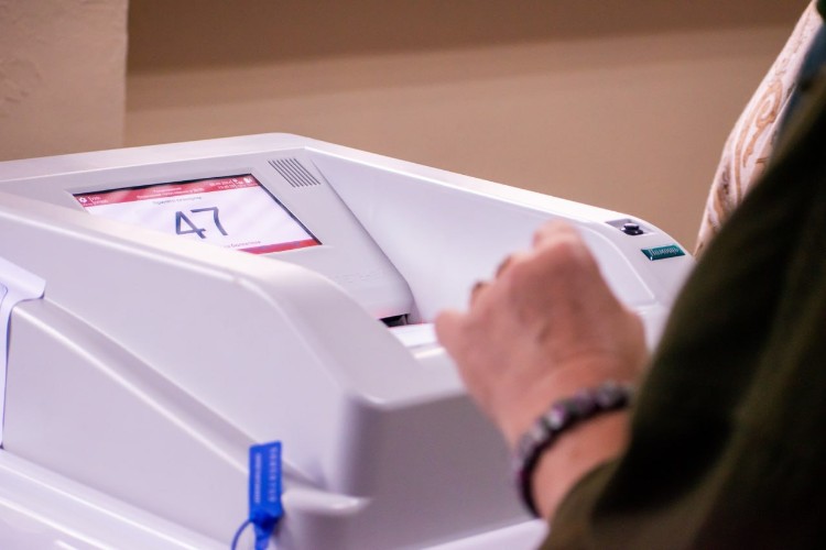 Явка на выборах губернатора Иркутской области к 15 часам 14 сентября составила 28,45%